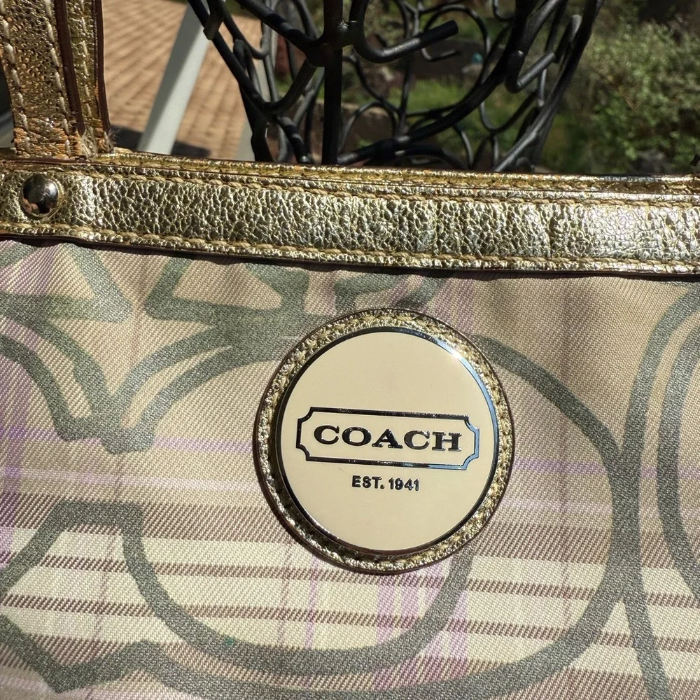Coach Poppy Tartan Plaid Signature C Tote Bag Metallic Gold Trim Tan Pink - Picture 2 of 6